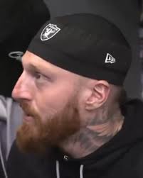 BREAKING: The Raiders informed star DE Maxx Crosby that he will be shut  down for the final two games due to a lingering knee injury, and he  vehemently disagreed and left the