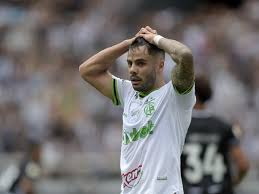 América-MG acerta renovação de Henrique Almeida