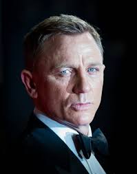 Royaler Besuch Prinz Charles Am James Bond Set Heisseste Schauspieler Bond Prinz Charles