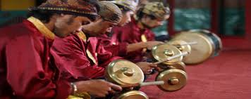 Alat musik talempong merupakan alat musik tradisional dari sumatera. Talempong Pacik Radio Suara Wajar 96 8 Fm