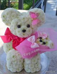 Flowertoy Mommy Bear Made From Fresh Flowers We Ship Nationwide Www Flowertoy C Small Flower Arrangements Animal Flower Arrangements Oasis Floral Foam Shapes