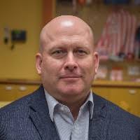 Chris Riker's Instagram, Twitter & Facebook