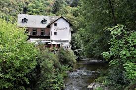 Restaurant Elfenmuhle In Bad Bertrich Vertravelt Putensteak Restaurant Essen Burger Bestellen