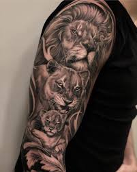 Löwen tattoos werden vor allem von männern getragen, obwohl einige frauen das auch gerne tragen. Lowen Tattoos In Unserer Galerie Der Woche Tattoo Spirit