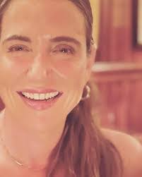 Karen Beckstead's Instagram, Twitter & Facebook