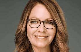 Vancouver Island ventriloquist Pamela Stringer launches career as a Realtor