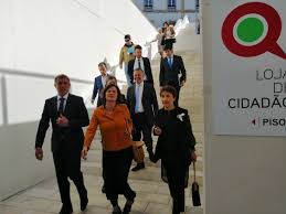 Só na loja de cidadão das laranjeiras cerca de 44% de todos os utentes, quase todos imigrantes, iam tratar deste documento, mostrou um levantamento. Abrantes Inaugurada Loja Do Cidadao Com 48 Funcionarios C Fotos E Video Medio Tejo