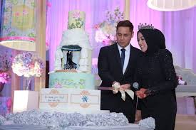 Suatu yang anda harapkan dari seseorang atau lainnya, akan berakhir buruk. Shila Amzah Pecah Tradisi Pilih Tema Black Elegant Rekaan Azura Couture Untuk Majlis Resepsi Nona