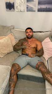 BIG MUSCLE MEN WITH HUGE DICK 3 - ThisVid.com