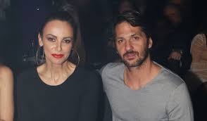 Θα άφηνε τις κόρες της να πάνε στο gntm; Mpetty Maggira Ayto Einai To Mystiko Ths 20xronhs Sxeshs Ths Me Ton Dhmhtrh Mazh Znews