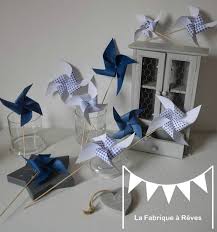 Les invités les plus créatifs s'en donnerons à cœur joie pour personnaliser cette œuvre unique que vous pourrez. Moulins A Vent Bleu Marine Et Blanc Mariage Bapteme Anniversaire Decoration Chambre Bebe Enfant Garcon Photo De Realisations Clients Gigoteuse Et Tour De Lit Bebe Decoration Chambre Enfant Liste De Naissance