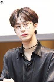8 Rising Male Idols Who Are The Visual Future Of K Pop Peinados Color De Cabello Rubio