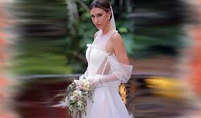 Jun 11, 2021 · 2017 yılında bir deli rüzgar dizisinde evli bir çifti oynayan deniz uğur ve erdinç gülener, gökçeada'da nikah masasına oturdu. Seyma Subasi Nin Dugun Maliyeti Ne Kadar A24 Galeri