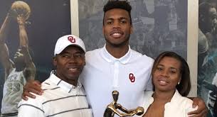 Marquese chriss also signed with pelinka. Buddy Hield Wins Naismith Player Of The Year Eleven Warriors