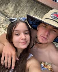 𝓐𝓷𝓪 𝓛𝓪𝓾𝓻𝓪 𝓓𝓪𝓻𝓮