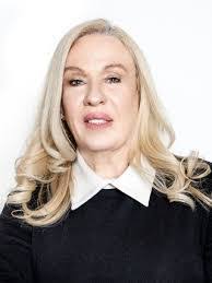 Eliza Osborne's Instagram, Twitter & Facebook