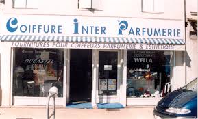 Ils participent à la construction de l'identité et de l'épanouissement des enfants tout en respectant les choix des parents. Magasin De Coiffure A Marmande