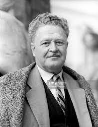 Ali galip savaşır nâzım hikmet vakfı başkanı seçildi. Nazim Hikmet In 1962 Yili Floransa Fotograflari Insanokur Org Insanokur Org Fotograf Yazarlar Portre