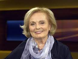 During her childhood she became interested in acting and began to participate in plays. Mit Dem Traumhotel Ist Schluss Kubitschek Macht Keine Filme Mehr Berlin De