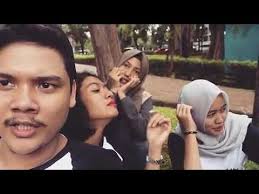 Kalo gua sih intronya bang radit wkwkw. Tutorial Salam Pembukaan Saat Vlog Buat Pemula Youtube