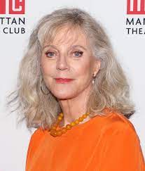 20 Pretty Shoulder Length Hairstyles For Women Over 50 Haircuts For Frizzy Hair Over 60 Hairstyles Medium Hair Styles