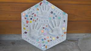 Pin By Candace Boyer Platner On Handmade Gifts Homemade Gifts For Mom Stepping Stone Crafts Mothers Day Crafts