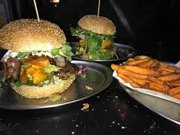 Das gesamte team von berlin burger international wünscht euch von herzen ein tolles und gesundes 2021. Bbi Berlin Burger International Aufnahme Von Bbi Berlin Burger International Tripadvisor