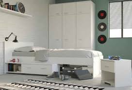 Bettbänke stehen typischerweise am bettende im schlafzimmer, sind aber auch im flur oder im ankleidezimmer ein praktisches möbelstück. Komplett Schlafzimmer Mit Schlafzimmer Sets Einrichten Otto