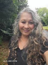 Colleen Caton's Instagram, Twitter & Facebook