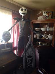 Life Size Jack Skellington And Zero Nightmare Before Christmas Pictures Nightmare Before Christmas Halloween Halloween Jack