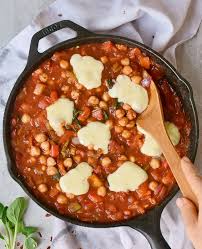 Use up those left over veg in this warming slow cooked treat that is good for any time of the year. Vegan Shakshuka With Chickpeas Healthy 1 Pot Recipe Elavegan Recipes