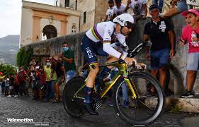 The top four on gc didn't change, the top 10 had a couple of. Giro D Italia 1 Filippo Ganna Holt Sich Den Etappensieg Und Rosa