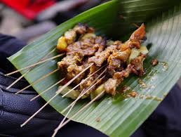 Resep sate kere, cuma modal jeroan dan bumbu kacang. Kulineran Sate Kere Di Solo Dengan Porsi Melimpah
