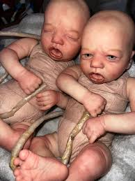 bright eyes and big bows🤍🤍 #twins #twingirls #twingirls👭 #headbows  #babybows #twinbabies #twinsisters👭 #twinmom #twinpregnancy #11weeksold