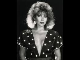 Nil burak is an actress, known for dogru yoldan ayrilanlar (1976), eksik etek (1976) and gülsah (1975). Issiz Adam Siz Bir Nil Burak Hikayesi Yeter Ki Muzik Olsun