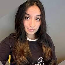 Fanny Guallpa's Instagram, Twitter & Facebook