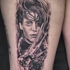 Edward Scissorhands done back at the @actattooexpo Using @bishoprotary  @industryinks @empireinks @empireinksstudio @mdwipeoutz @inkjetstencils  @altered_ego_industries @officialwickedfast @goliathneedles @inkenvyclothing