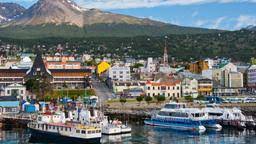 Ushuaia is the capital of tierra del fuego, antártida e islas del atlántico sur province, argentina, and the southernmost city of the countr. Flug Buenos Aires Ushuaia Billigfluge Von Buenos Aires Nach Ushuaia Kayak