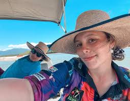 APRIL MCLEAN (@aprilmcleann) • Instagram photos and videos