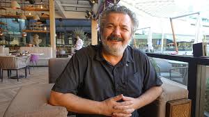 Babamın ceketi filminin oyuncuları, yönetmeni, senaristi ve filmde görev yapan tüm isimler bu sayfada. Babamin Ceketi Degisen Degerleri Sorgulamaya Calisiyor