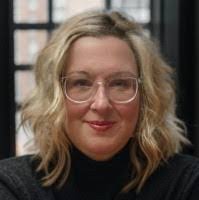 Jennifer Butts's Instagram, Twitter & Facebook