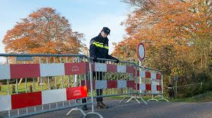 Zweden heeft een volledige immigratiestop afgekondigd, en probeert mensen die per sé asiel willen aanvragen in het land weg te. Nieuwe Vogelgriepuitbraken In Duitsland Frankrijk En Polen Pluimveeweb Nl Nieuws Voor Pluimveehouders