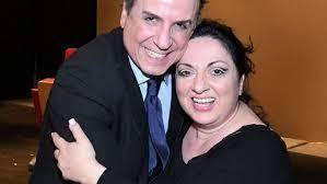 Φιλοξενούμενη στο happy day βρέθηκε το πρωί της τρίτης η σοφία μουτίδου, η οποία, κλήθηκε να σχολιάσει το περιστατικό ξυλοδαρμού μεταξύ του μάνου παπαγιάννη και της σοφίας παυλίδου. Sofia Moytidoy Gia Xarh Rwma Den 3erw Giati Eipe Ayta Ta Psemata Gia Mena