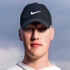 Sean Berg's Instagram, Twitter & Facebook