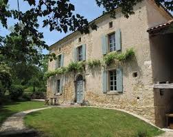 Love The Blue Shutters Jolie Maison Belle Maison Maison En Pierre