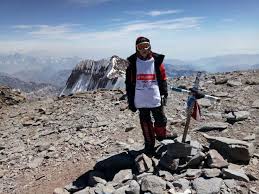 12 летний эрик гулачи (erik gulacsi ). Dy Alpiniste Te Ri Humbin Jeten Pas Nje Orteku Ne Rumani