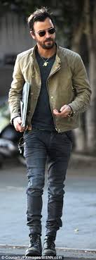 Alexander louis theroux (born 1939) is an american novelist and poet. 36 Justin Theroux Ideen Justin Theroux Manner Outfit Gentleman Mode