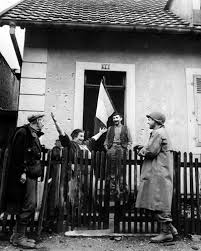 Vous ne savez pas comment vous remonter le moral ou vous amuser? Gi Americains Un Tsunami De Libido A Deferle Sur La France A La Liberation L Express