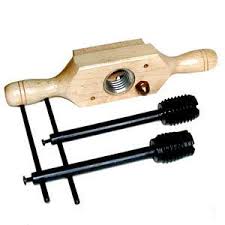 3 4 In Manual Wood Threader 477712 From Www Highlandwoodworking Com Woodworking Woodworking Hand Tools Diy Woodworking