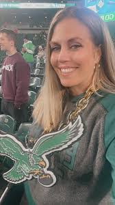 Allison Squires's Instagram, Twitter & Facebook